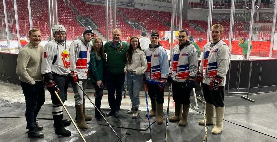 Боец СПО «PoweR» принял участие в хоккее на валенках в составе команды ЧОСО