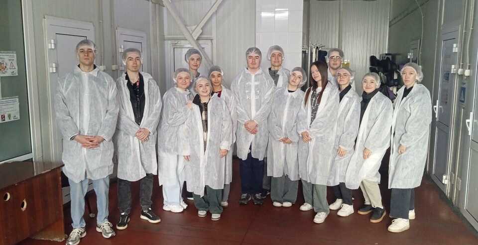 Студенты ЮУТУ на экскурсии в «Калинке»