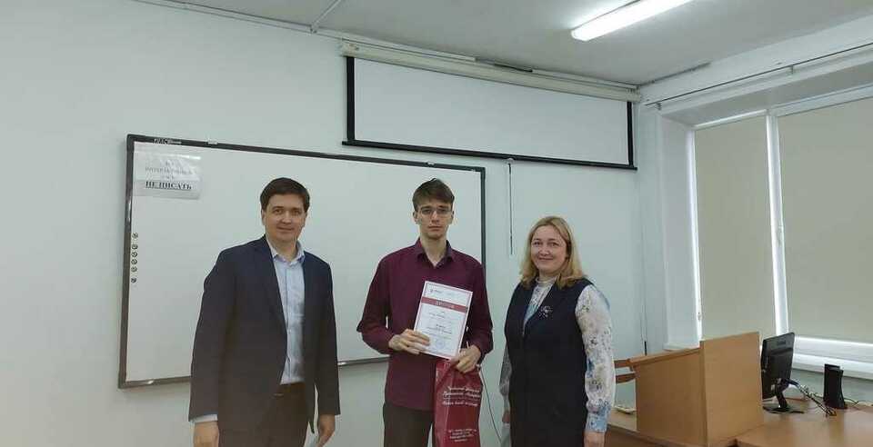 Студенты ЮУТУ на круглом столе по трудовому праву