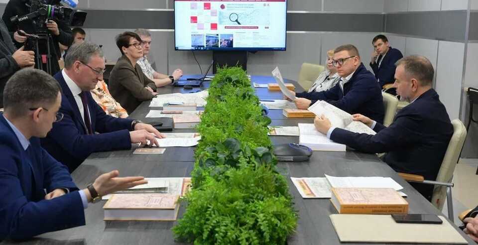 Уникальное издание было передано в дар библиотеке ЮУТУ